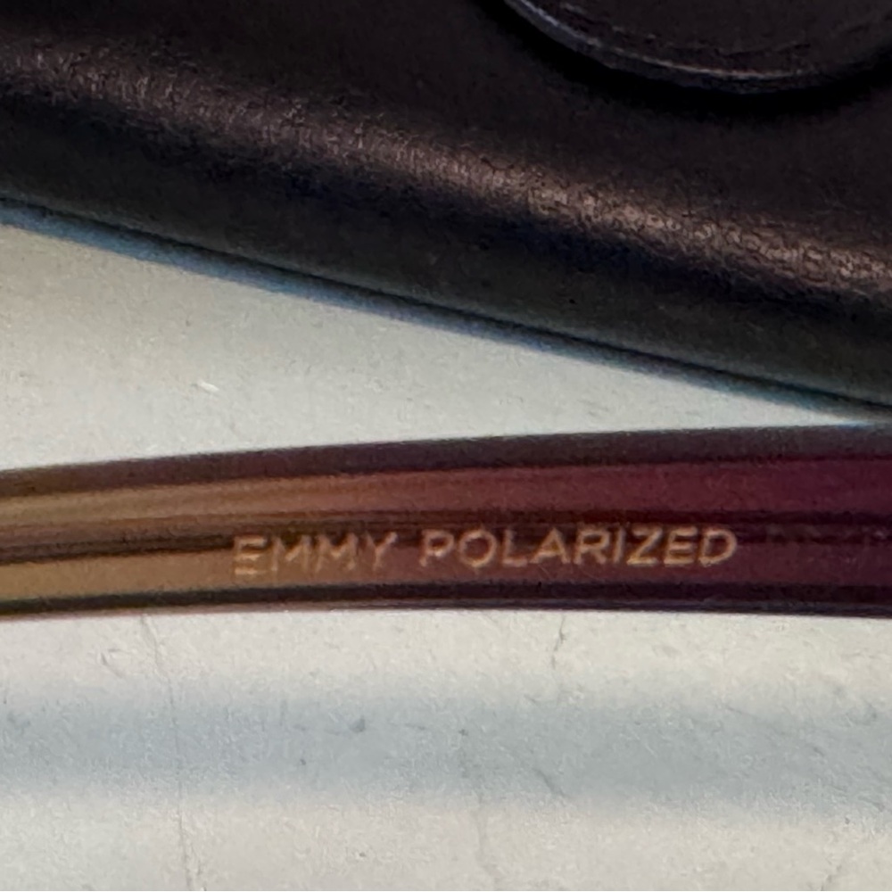 🕶️DIFF Eyewear Emmy Polarized Sunglasses – Plum Gradient Frames – Includes Case - Picture 4 of 5